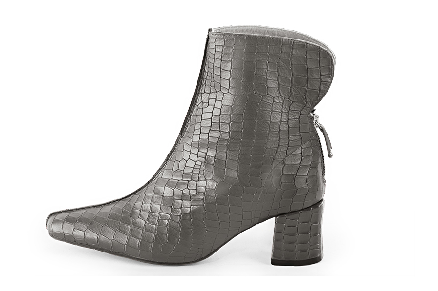 Ash grey women's ankle boots with a zip at the back. Square toe. Medium block heels. Profile view - Florence KOOIJMAN
